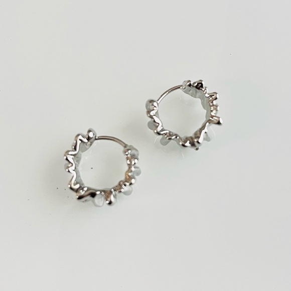 SILVER wavey statement mini hoop earrings - Picture 1 of 3